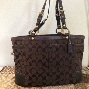 Authentic Coach Gallery Signature Handbag